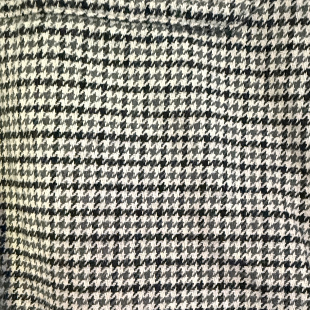 Old Navy Black and White Casual Button Down Flannel Shirt - Picture 2 of 4